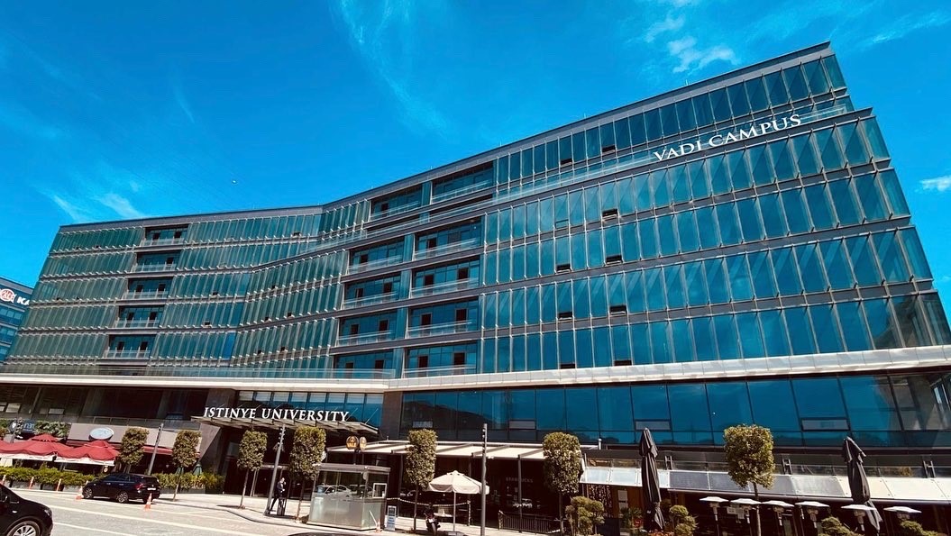 جامعة استينيا